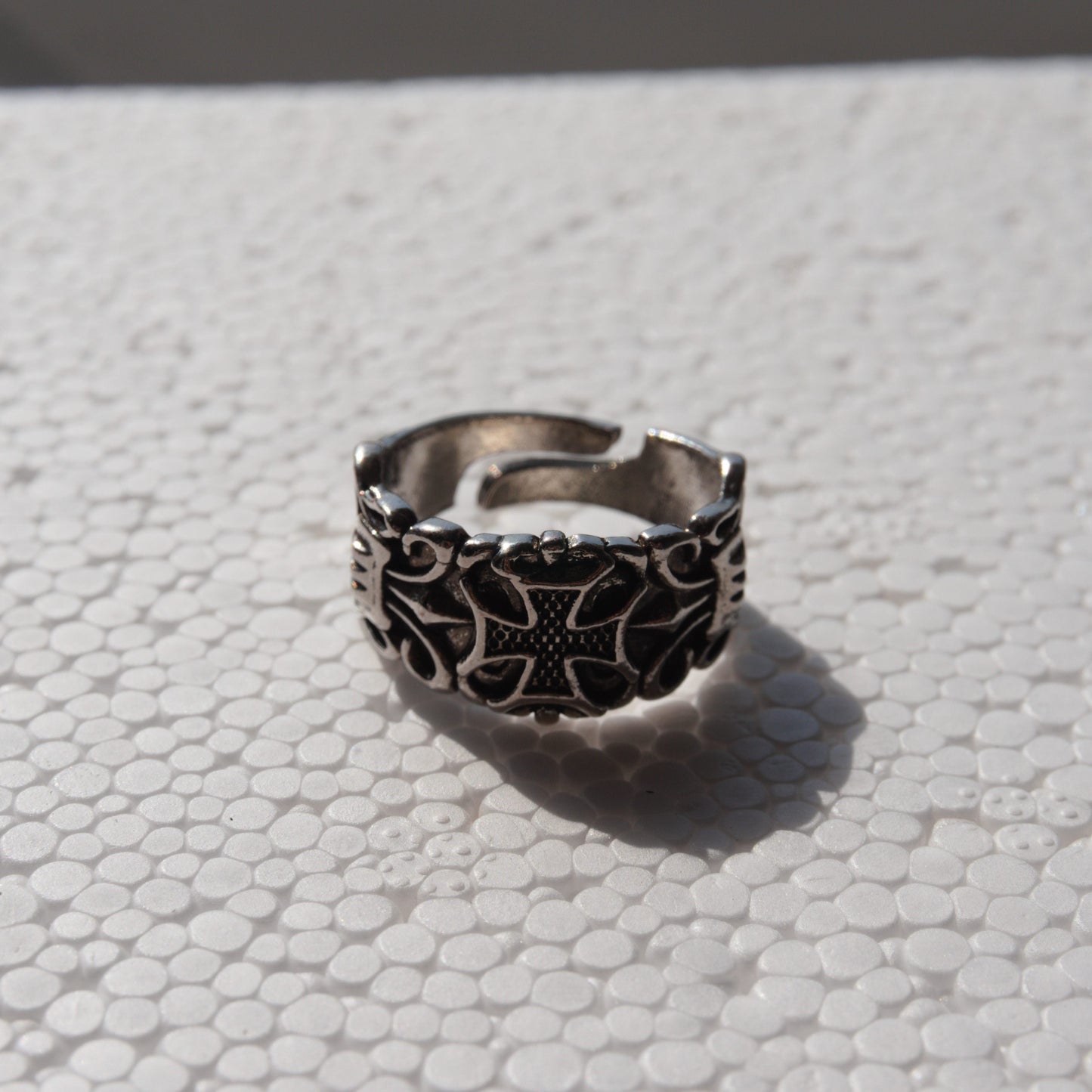 CROSS-PLUS RING
