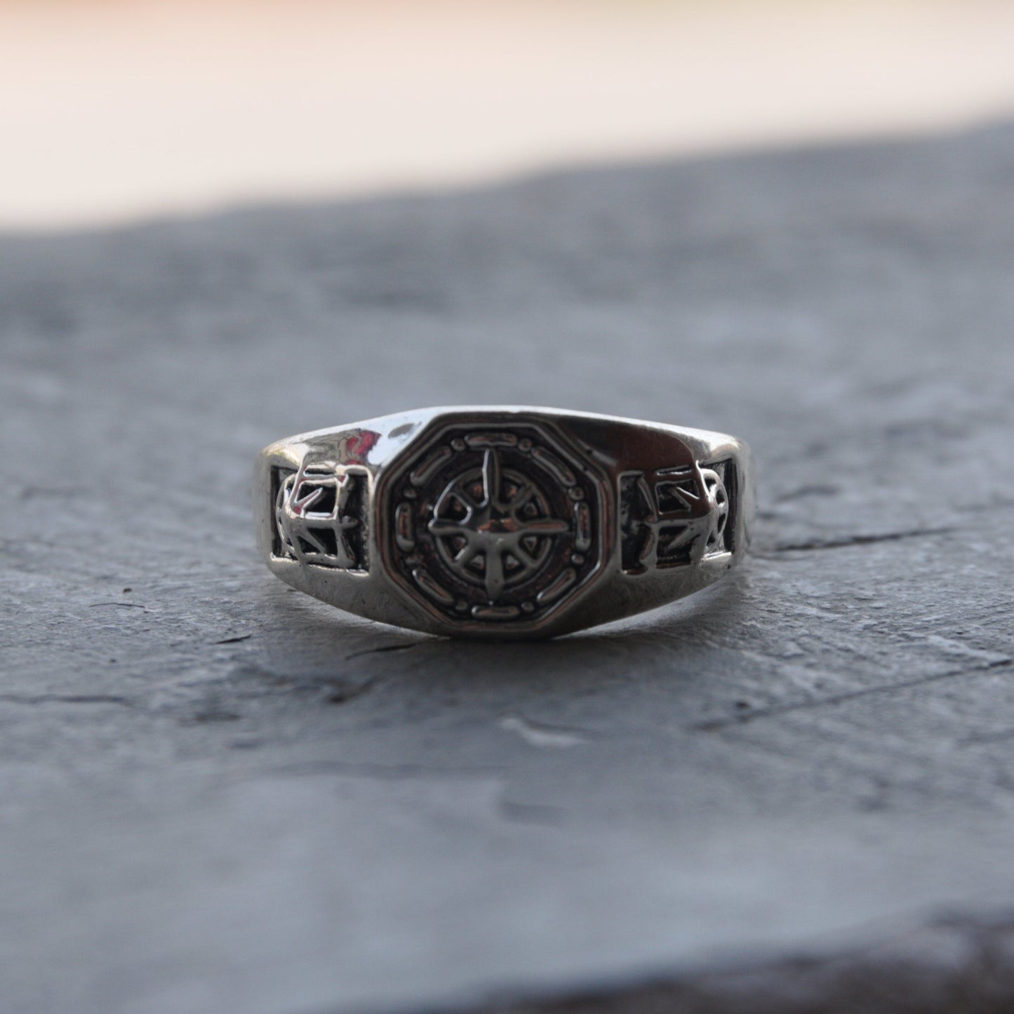 ANGLE RING